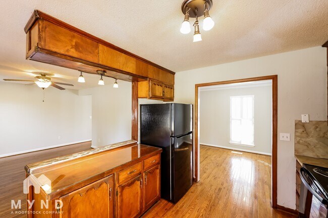 Building Photo - 1520 Hill Spun Rd