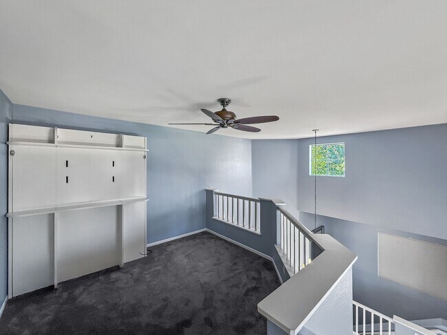 Foto del edificio - Great 2B/2BA+Bonus Room Townhome in Carmel...