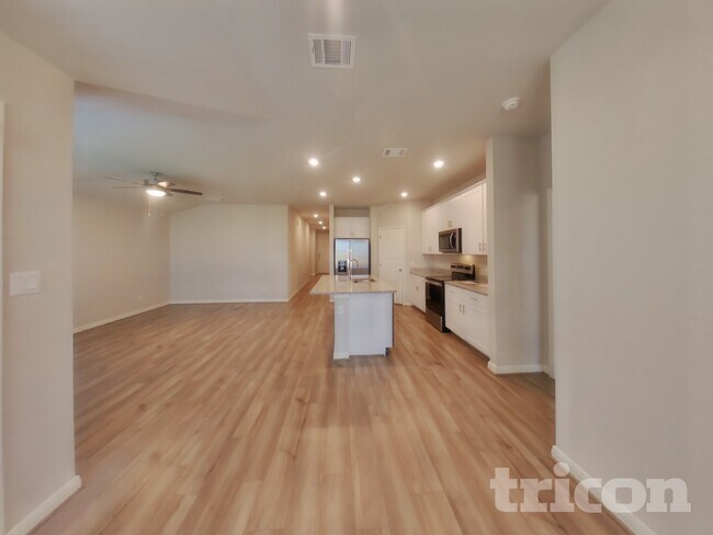 Foto del edificio - 13693 Paxton Blvd