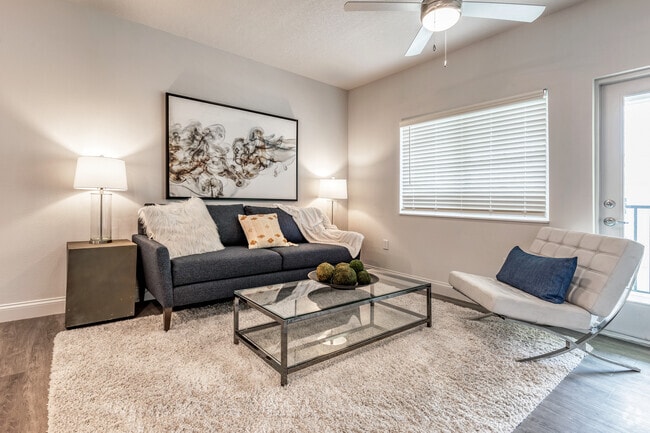 1BR, 1BA - 689SF - Grand Oak Apartments