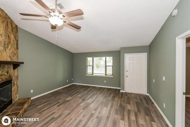 Building Photo - 8243 Pear Rd, Jacksonville, FL 32210