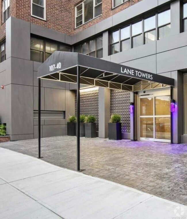 Building Photo - 107-40 Queens Blvd