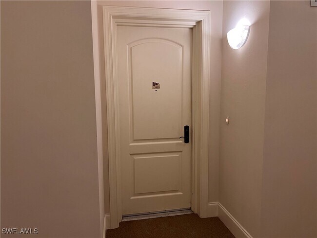 Foto del edificio - 5781 Cape Harbour Dr