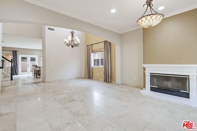 Foto del edificio - 5187 Knollwood Way