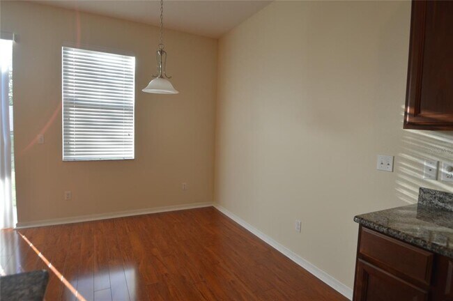 Foto del edificio - 1667 Orrington Payne Pl