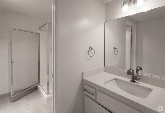 2HAB, 2BA - 1200 ft² - 316-356 W. Meda Ave. Glendora CA. 91741