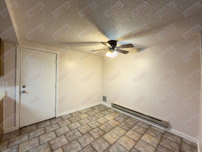 Foto del edificio - Single family home with a garage