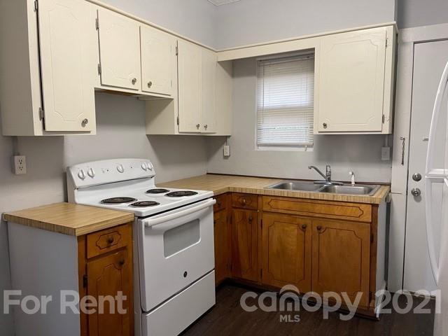 Building Photo - 206 Blacksnake Rd