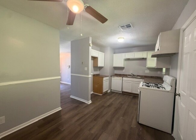 Foto del edificio - 217 Townsend Dr