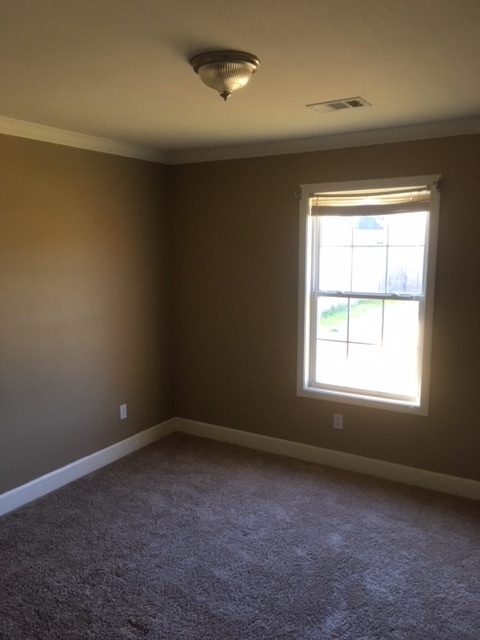 Building Photo - 10 Pecan Ln