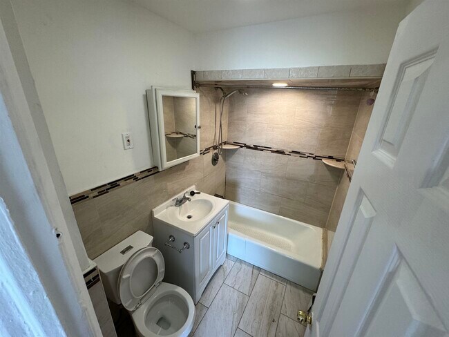 Foto del edificio - 426A 63rd St
