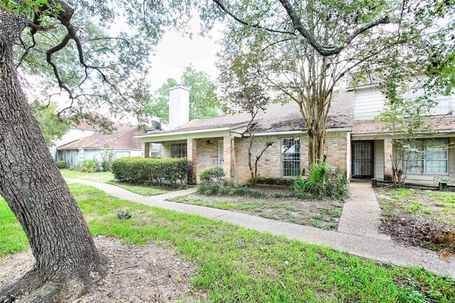 Building Photo - 12427 W Village Dr