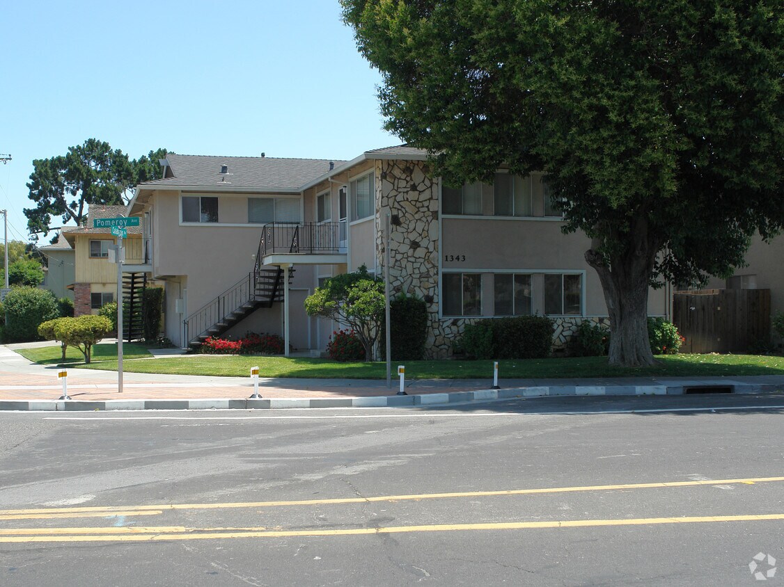 Building Photo - 1343 Pomeroy Ave
