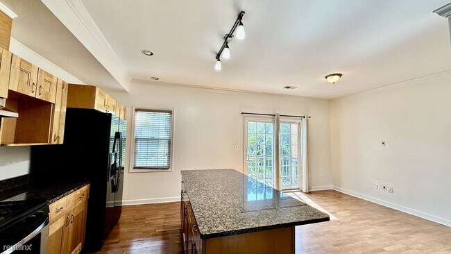 Foto del edificio - 3 br, 2.5 bath Duplex - 2056 Shirlington R...