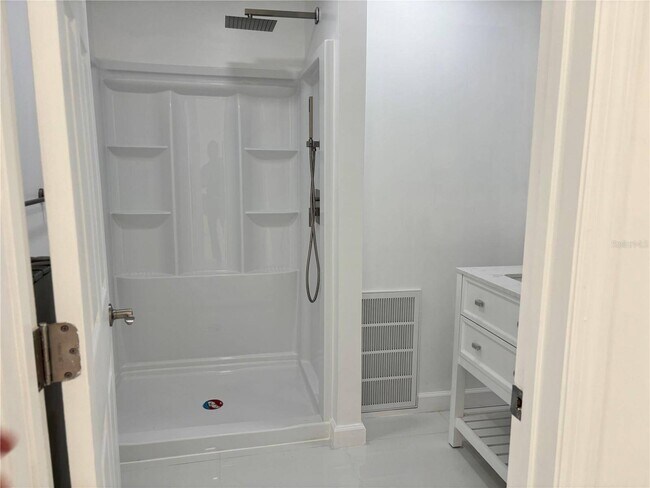 Foto del edificio - 124 Coronado Rd