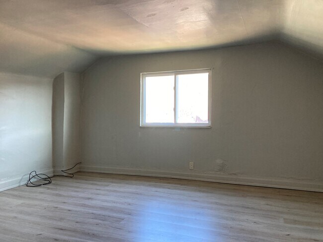 Building Photo - 114 22nd St