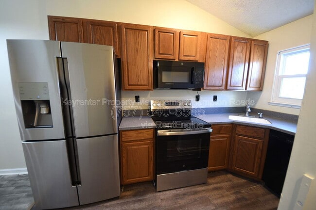 Foto del edificio - 1239 Basswood Ct