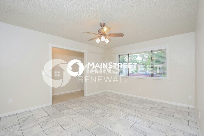 Building Photo - 4 Bedroom Pet-Friendly Home in DAYTONA BEA...