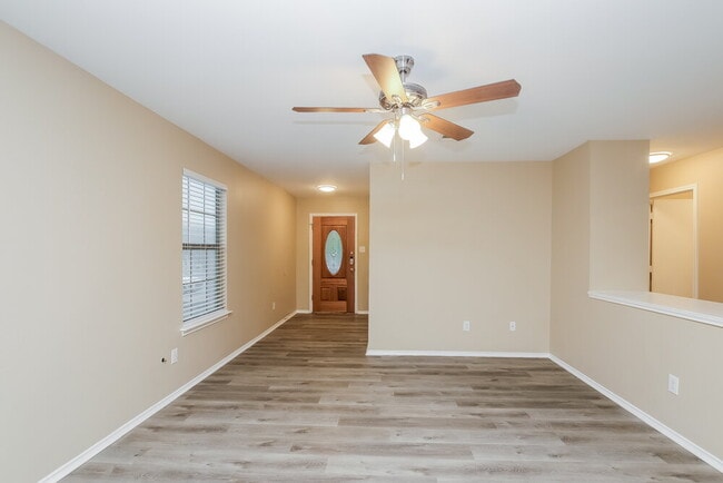 Foto del edificio - 13710 Merseyside Dr