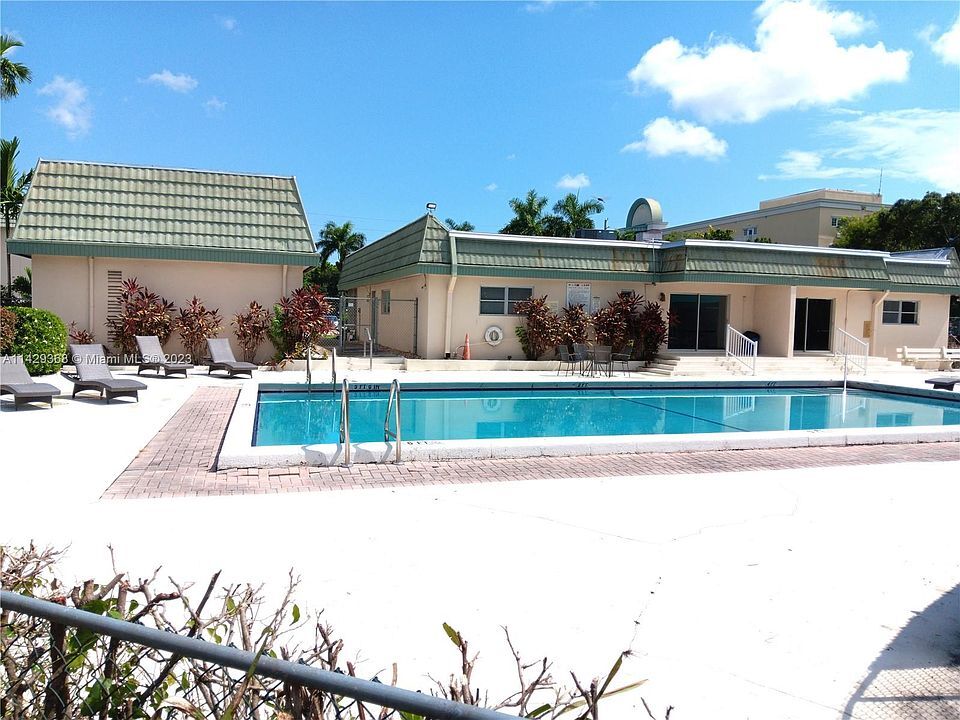 Foto principal - 5790 Stirling Rd