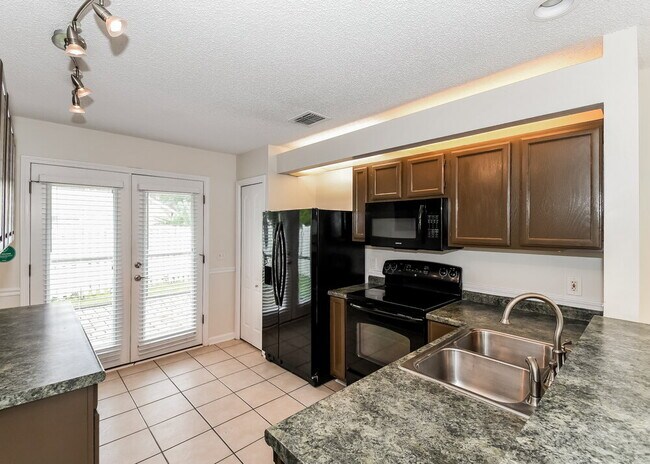 Building Photo - 9591 Sugar Hollow Ln