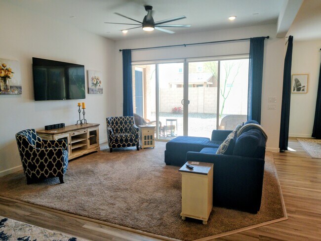 Foto del edificio - 522 S 197th Ln