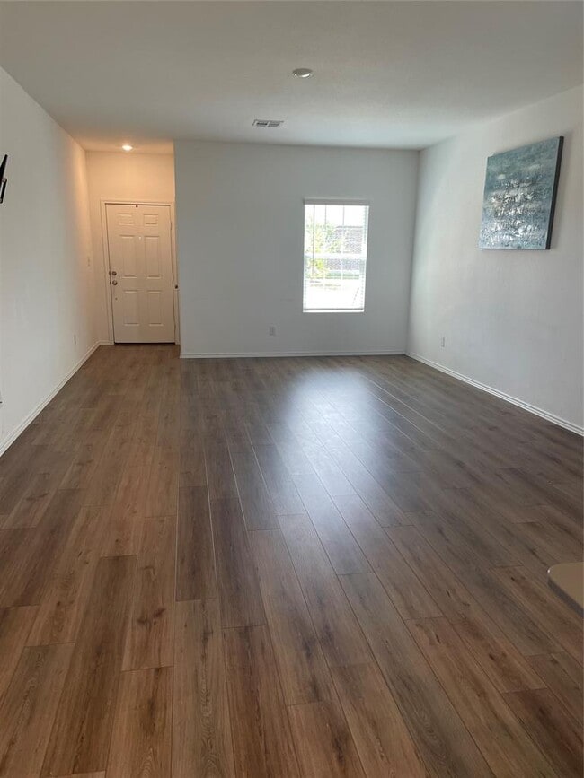 Building Photo - 109 Seminole Dr
