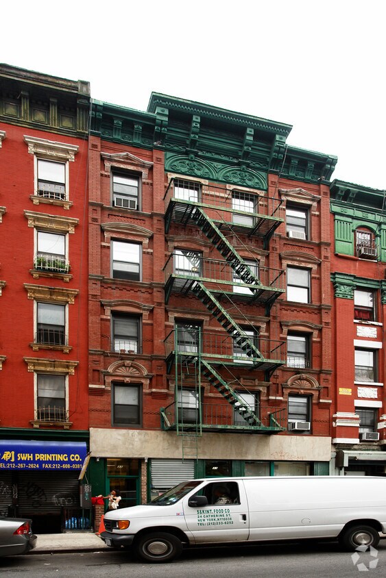 Foto del edificio - 31 Henry St