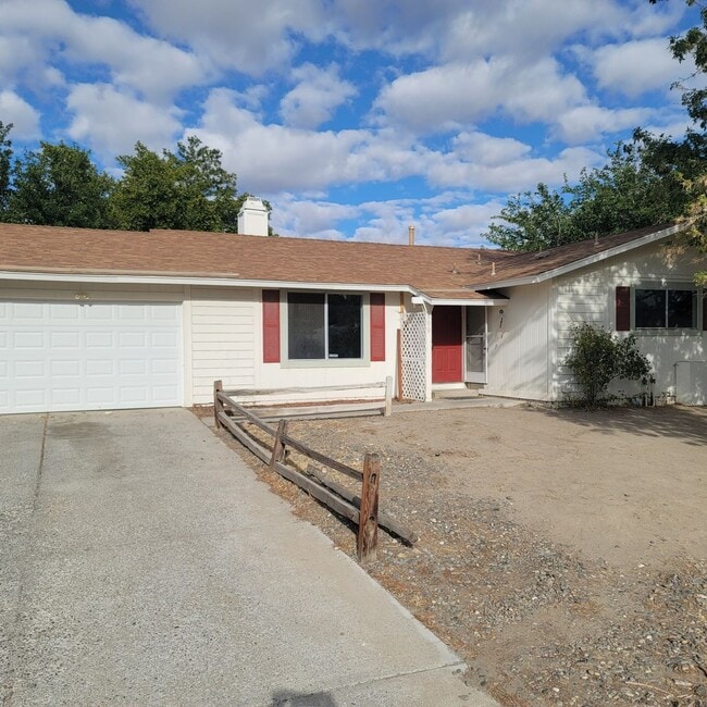 Building Photo - 4 Bedroom Home in Fernley, NV