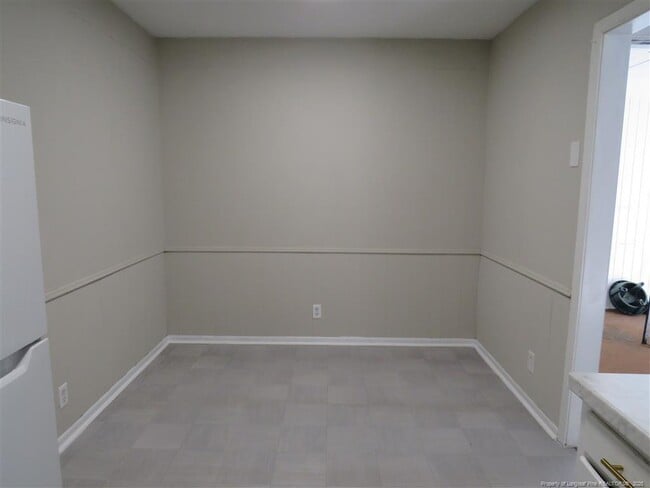 Building Photo - 1608 Fayette Ave