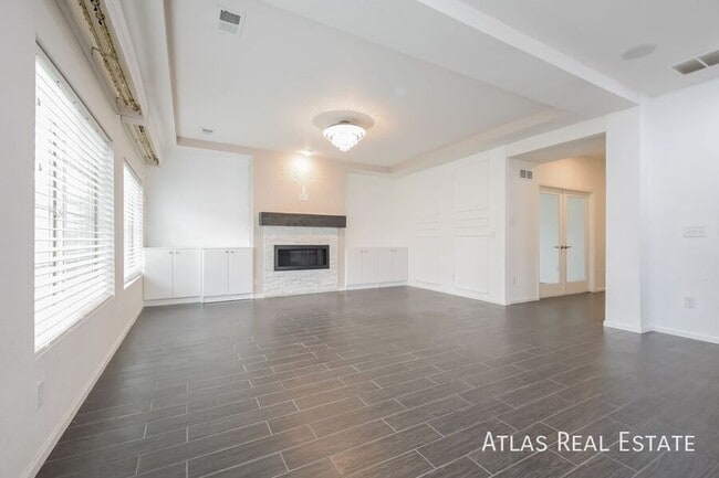 Building Photo - 5560 N Cathay Ct