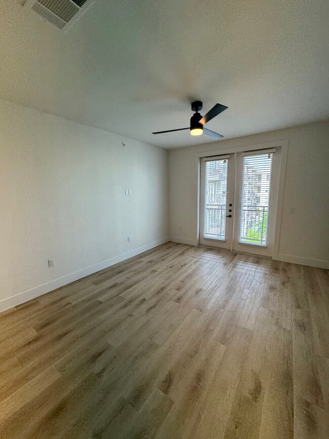 Foto del edificio - 2343 Portman Ave