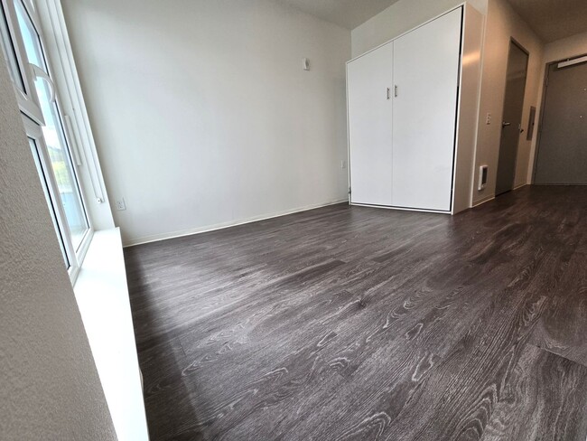 Interior Photo - Derby Slabtown