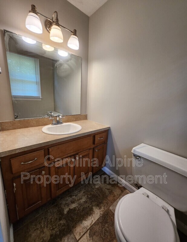 Building Photo - 1521 Rolling Meadow Ln