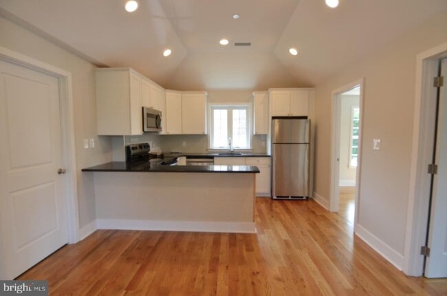 Foto del edificio - 400 W Wayne Ave