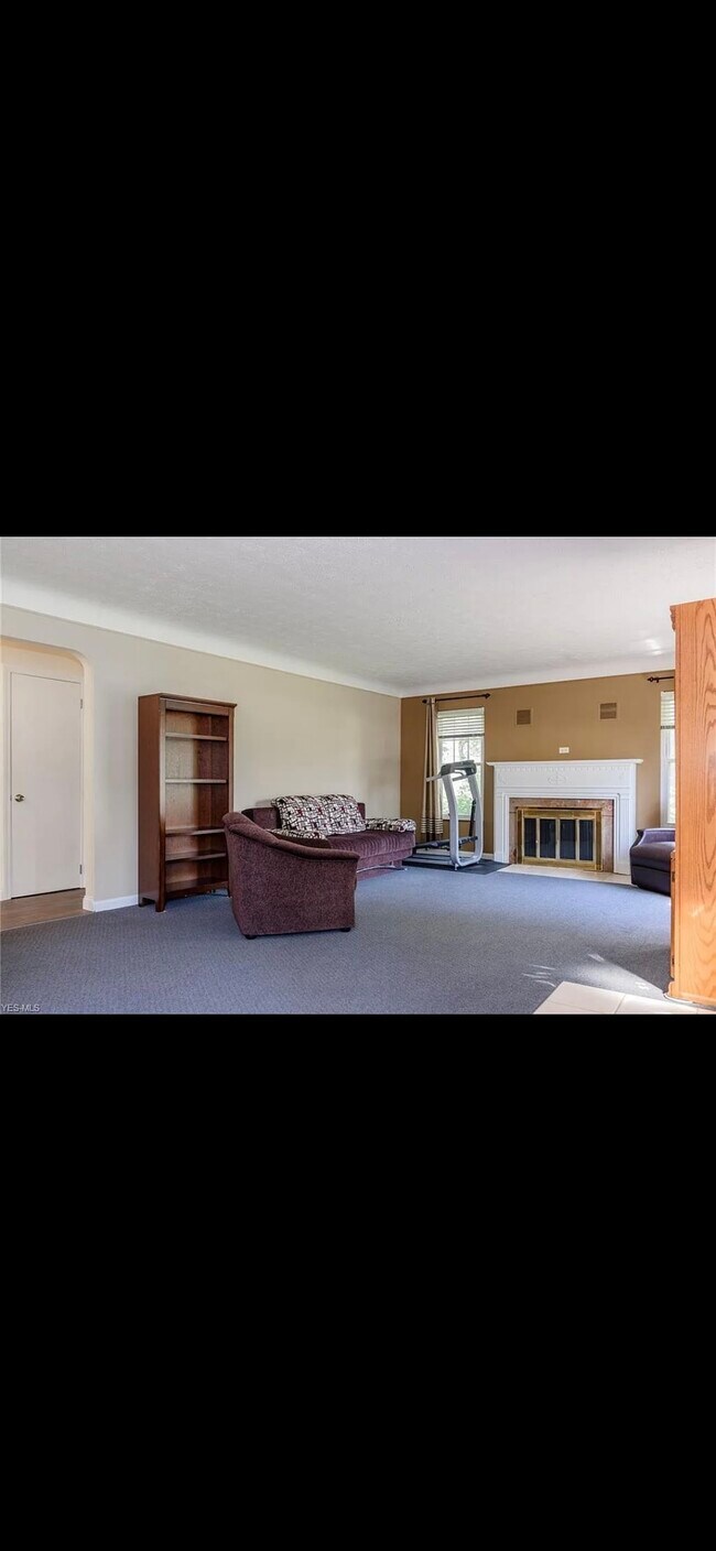 Building Photo - 5862 W 130th St