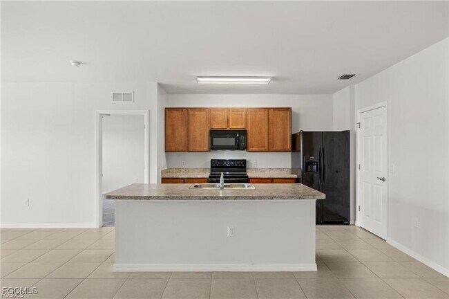 Building Photo - 3495 Acapulco Cir