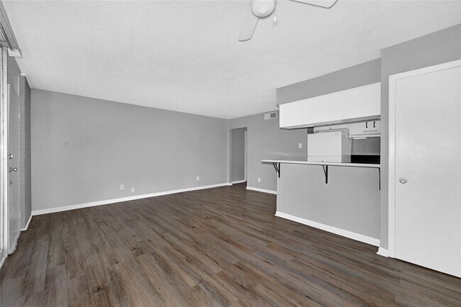 Foto del edificio - 1200 Carolyn Ct