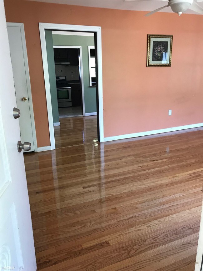 Foto del edificio - 9107 Columbia Ave