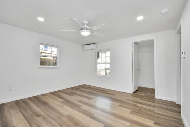 Foto del edificio - 1802 E Martha Ln