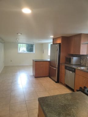 Foto principal - Spacious 2 Bedroom/ 1 bath lower unit in D...