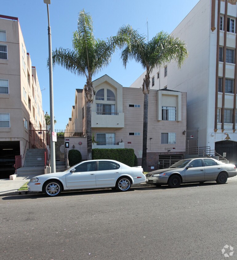 5617 Carlton Way, Los Angeles, CA 90028 Apartments 5617 Carlton Way