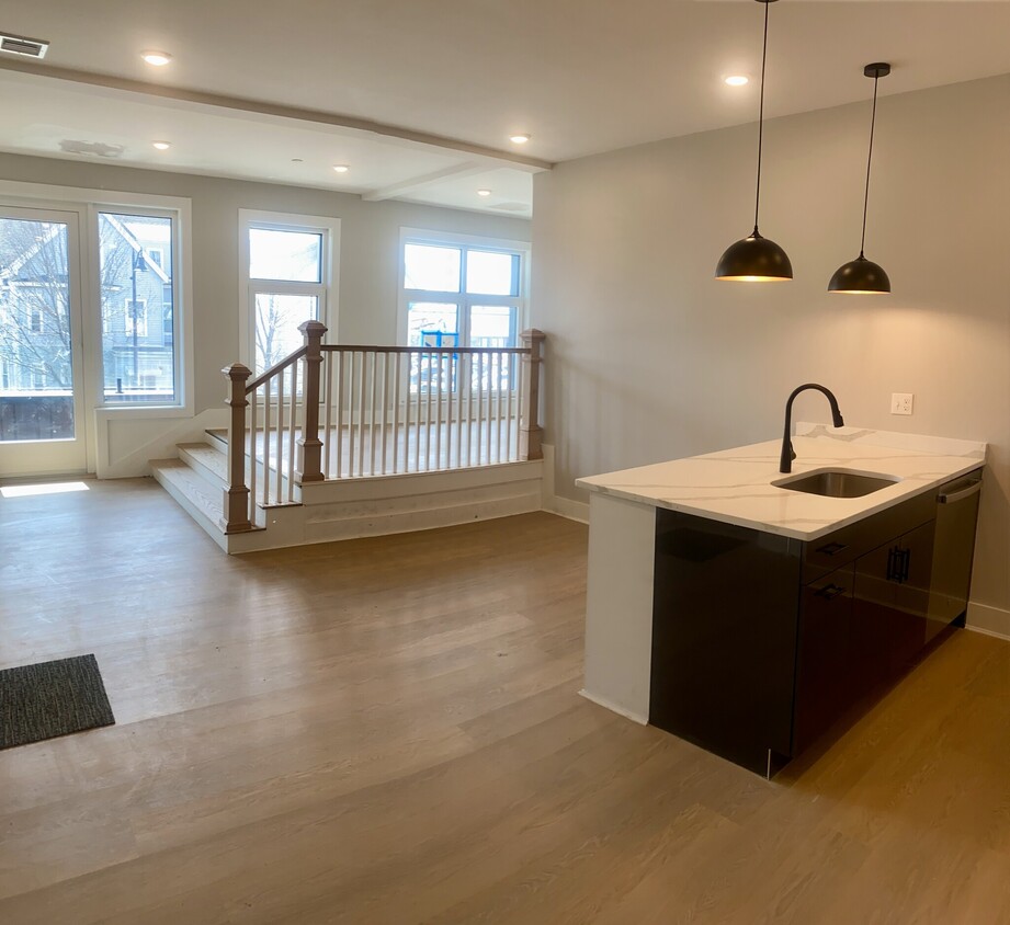 Foto principal - 379 Somerville Ave