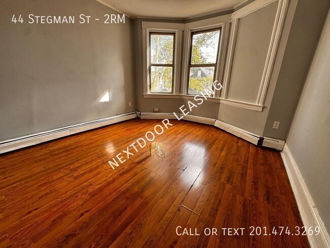 Building Photo - 44 Stegman St