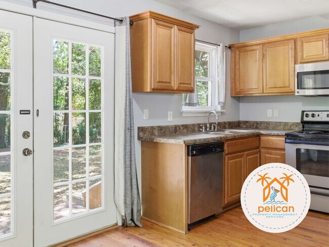 Foto del edificio - Spacious 4 Bedroom, 2 Bathroom Home