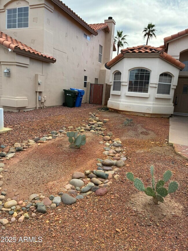 Building Photo - 4509 E South Fork Dr