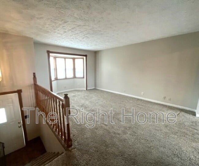Building Photo - 23607 Walnut Cir