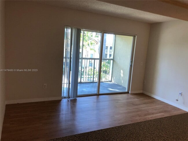Building Photo - 410 S Park Rd
