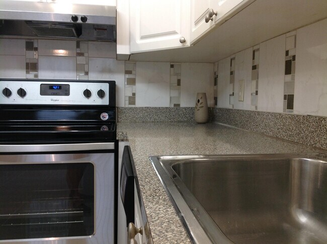 Building Photo - 490 Monaco Blvd