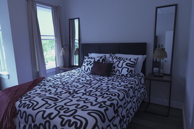 Dormitorio principal - 5329 Higgins St